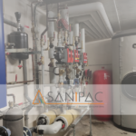 Technicien chauffagiste de Sanipac assurant l'installation et le service après-vente (SANISAV) à Annonay et Davézieux.